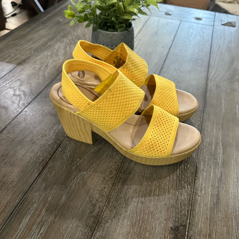 Dr. Scholls Stitch Fix Yellow Chunky Heel Platform Sandals - Picture 4 of 13